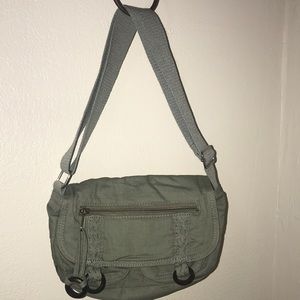 NWOT EARTH GREEN MINIBAG MULTI POCKET PURSE